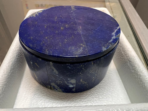 Lapis lazuli container